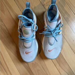 Nike Sneakers Size 6